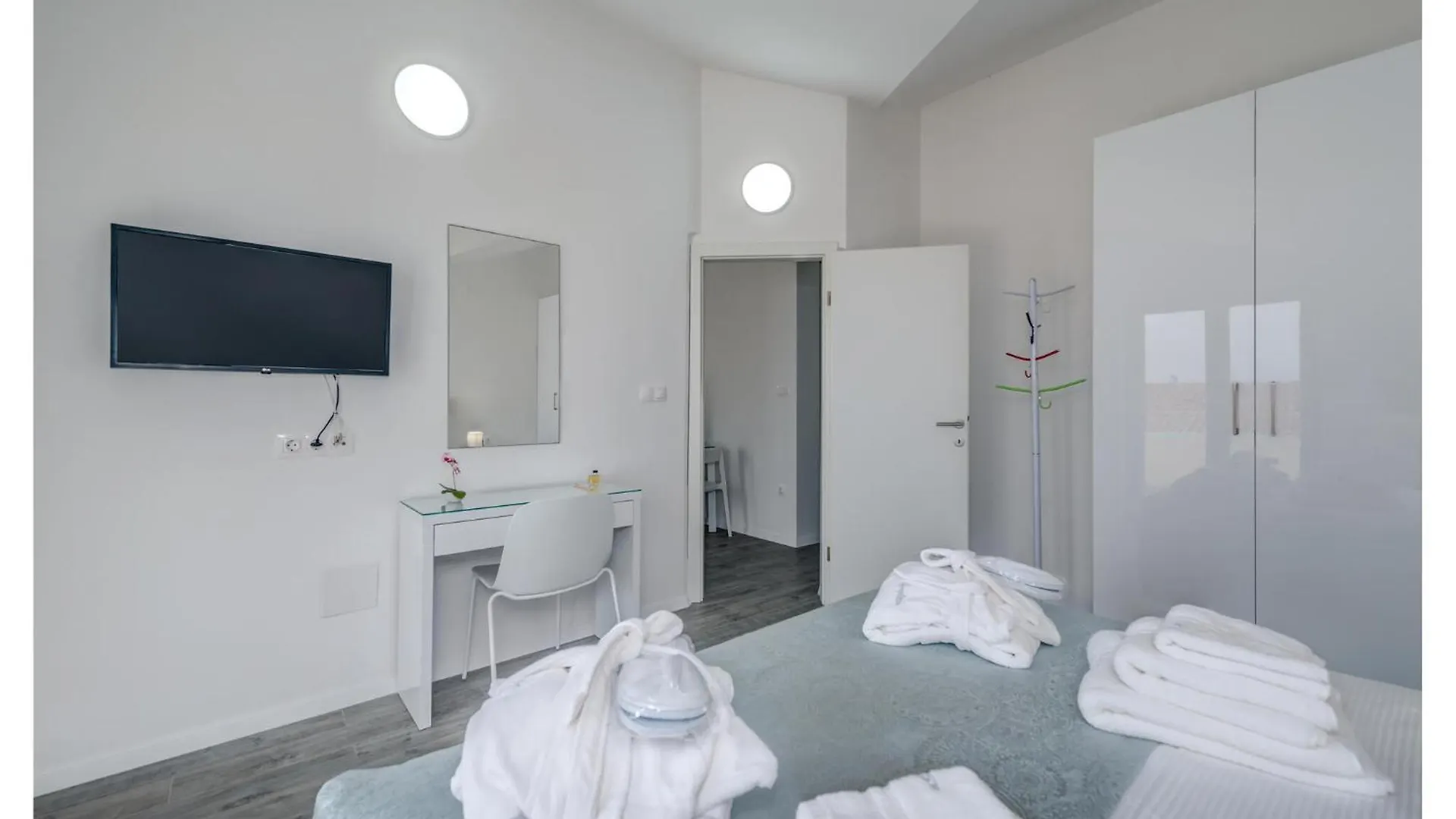 1 Bedroom Stunning Apartment In Trogir